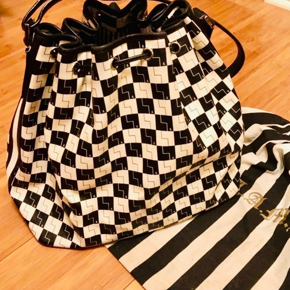 🖤🤍 L.A.M.B Vintage Drawstring Handbag 🖤🤍 - Picture 3 of 16